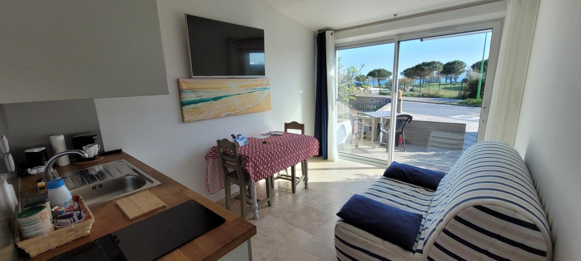 Villa Meze Avec Vue Face A L'Etang Esterno foto